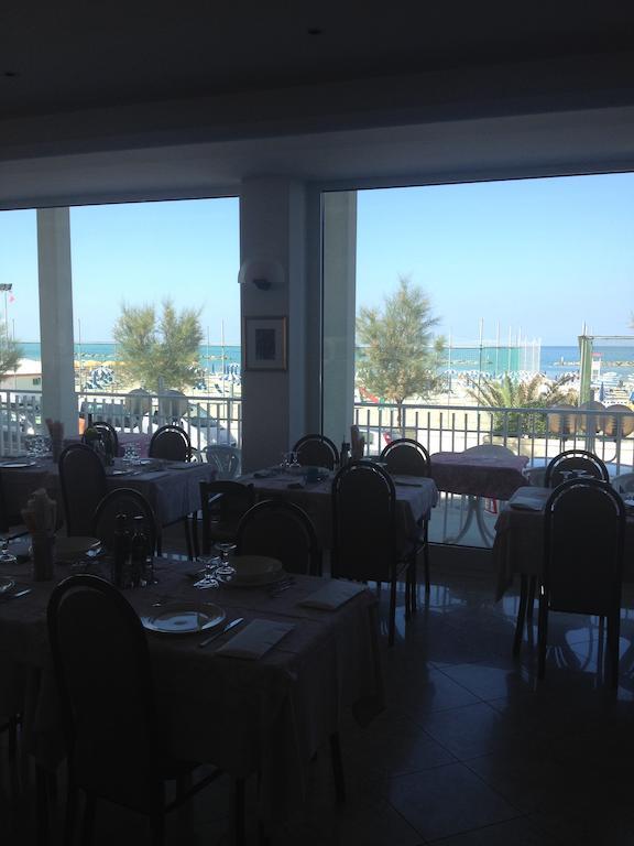 Hotel Mareblu سينِغاليا المظهر الخارجي الصورة