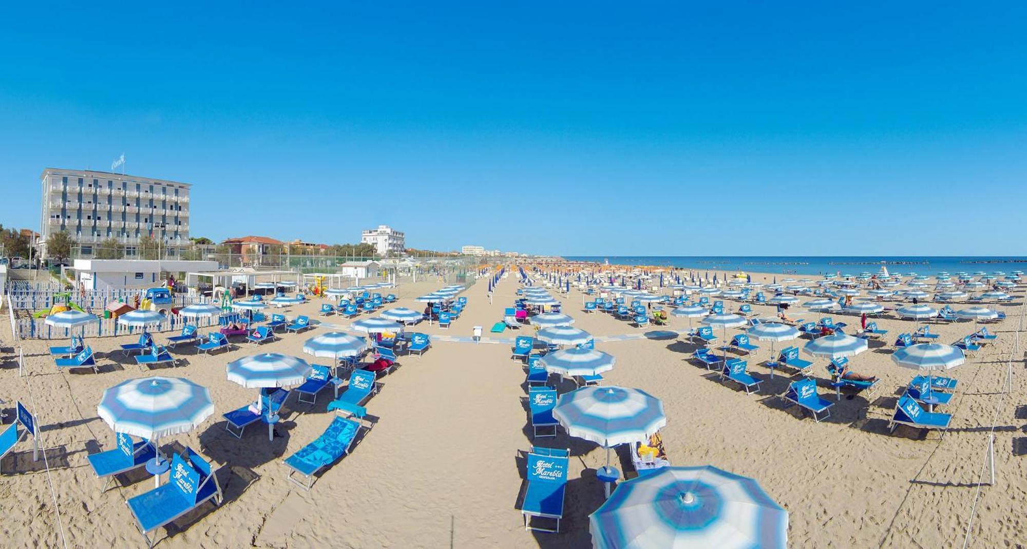 Hotel Mareblu سينِغاليا المظهر الخارجي الصورة