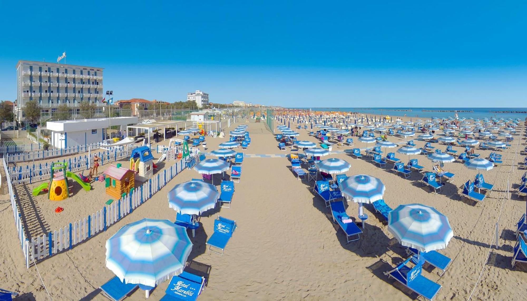 Hotel Mareblu سينِغاليا المظهر الخارجي الصورة