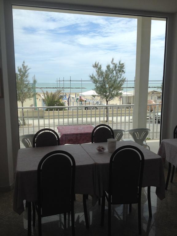 Hotel Mareblu سينِغاليا المظهر الخارجي الصورة