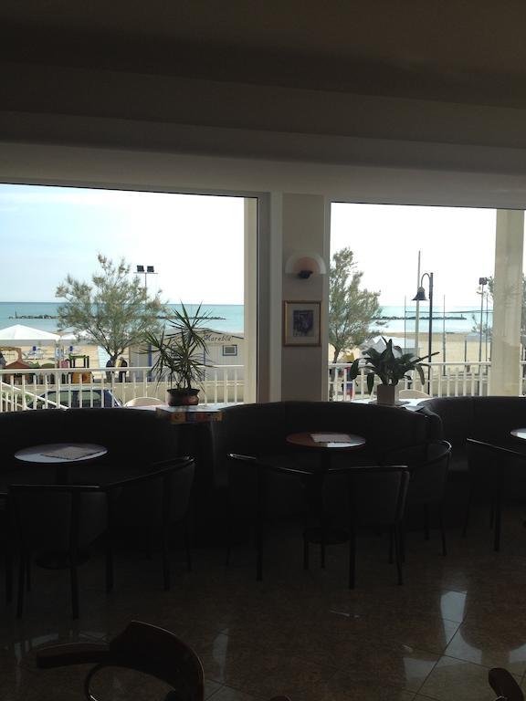 Hotel Mareblu سينِغاليا المظهر الخارجي الصورة