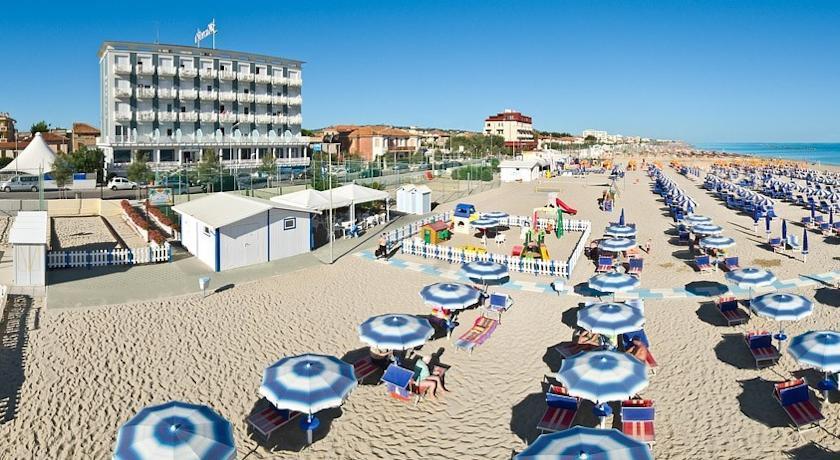 Hotel Mareblu سينِغاليا المظهر الخارجي الصورة
