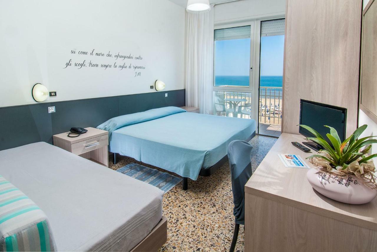 Hotel Mareblu سينِغاليا المظهر الخارجي الصورة